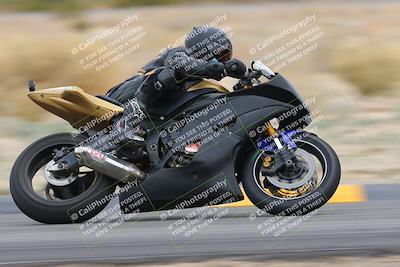 media/Jan-14-2023-SoCal Trackdays (Sat) [[497694156f]]/Turn 4 Set 2 (1030am)/